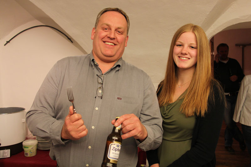 Hannes und Nadine sorgen für gute Verpflegung